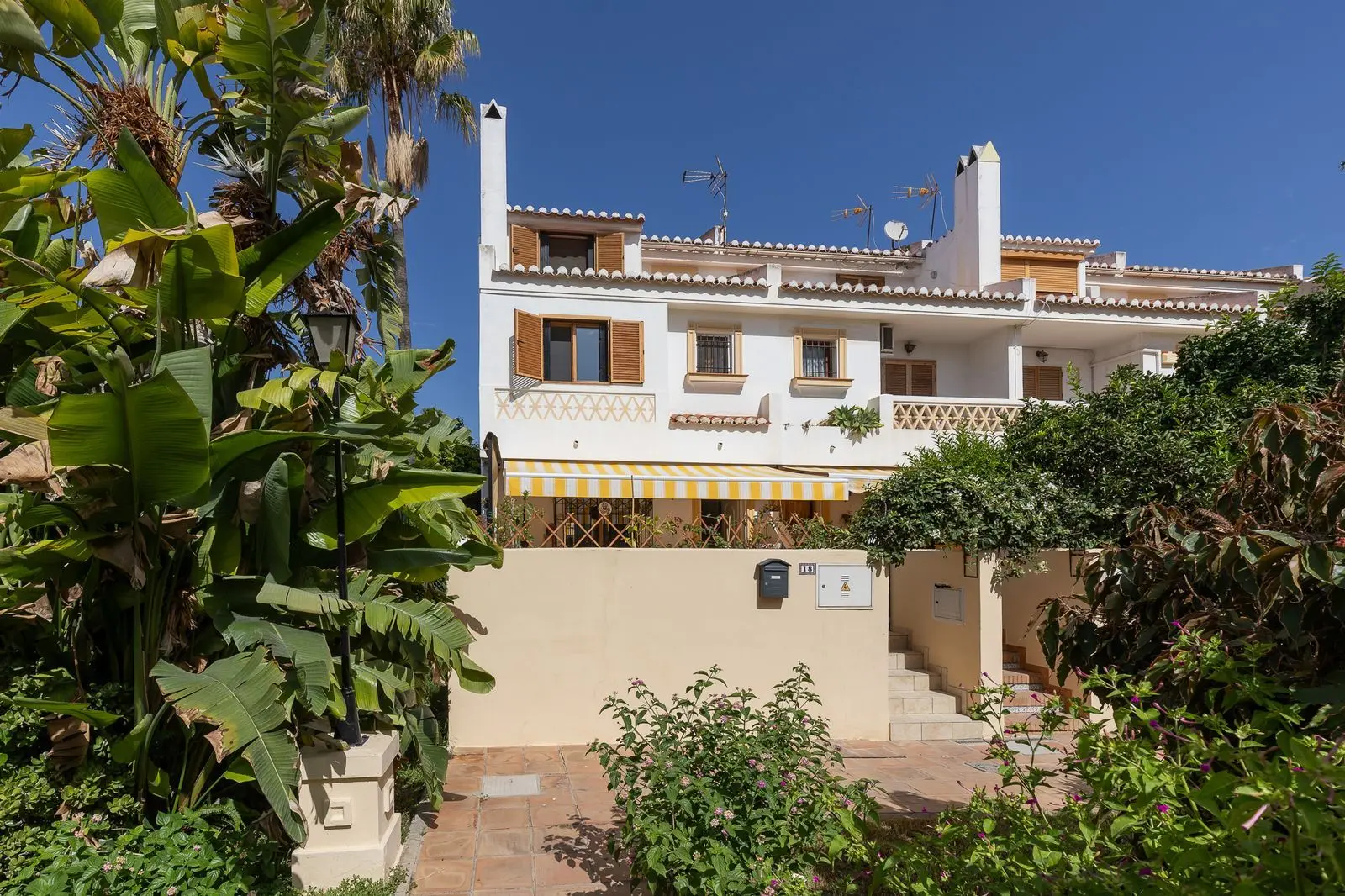 Casa adosada en La Carihuela, Torremolinos