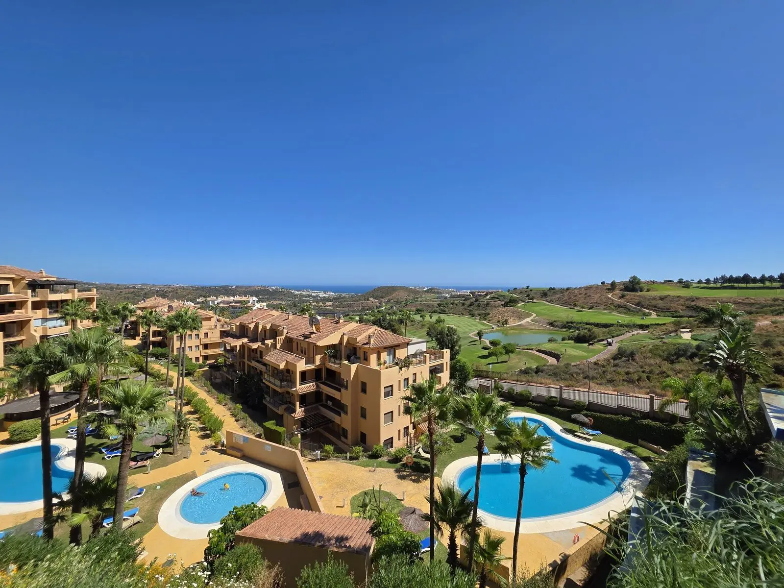Apartamento bajo en Calanova Golf, Mijas