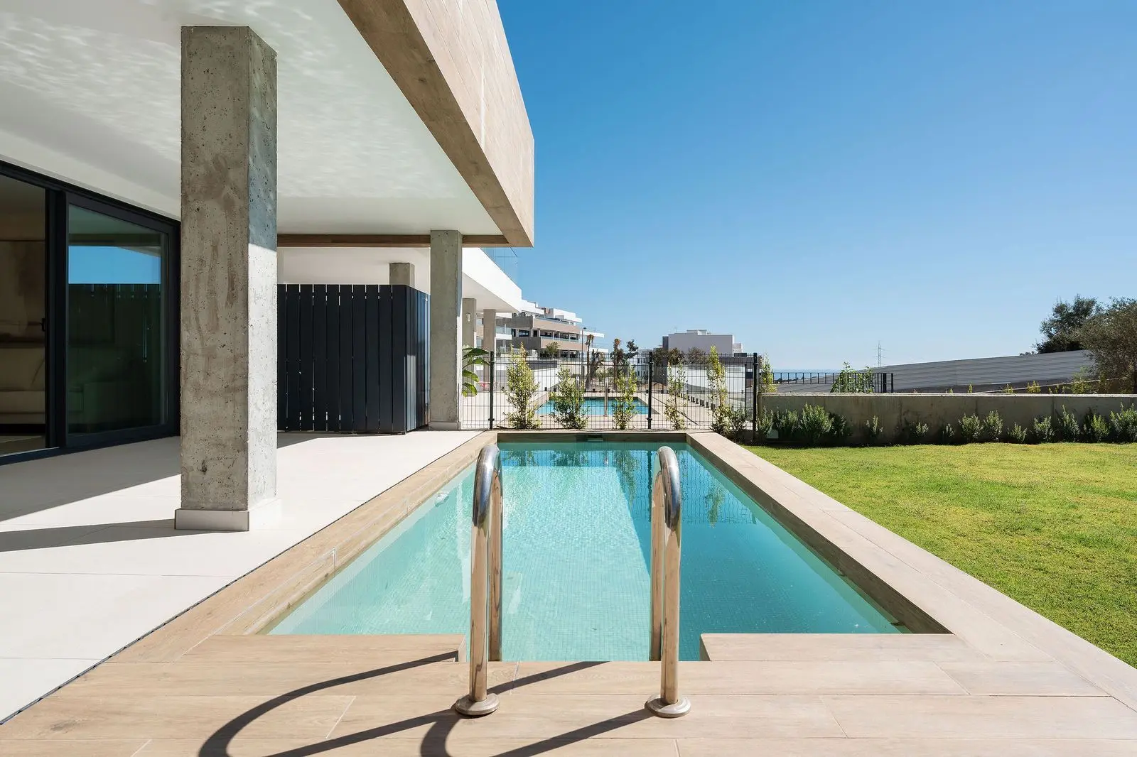Apartamento bajo en Altos de los Monteros, Marbella