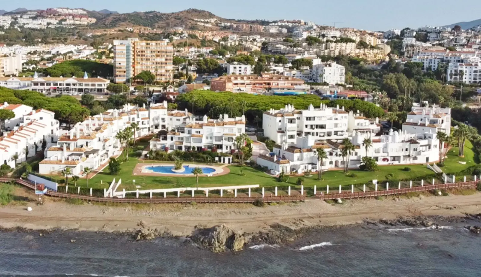 Apartamento bajo en Calahonda, Mijas