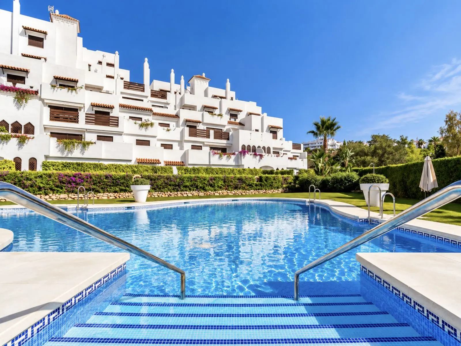 Apartamento bajo en New Golden Mile, Estepona