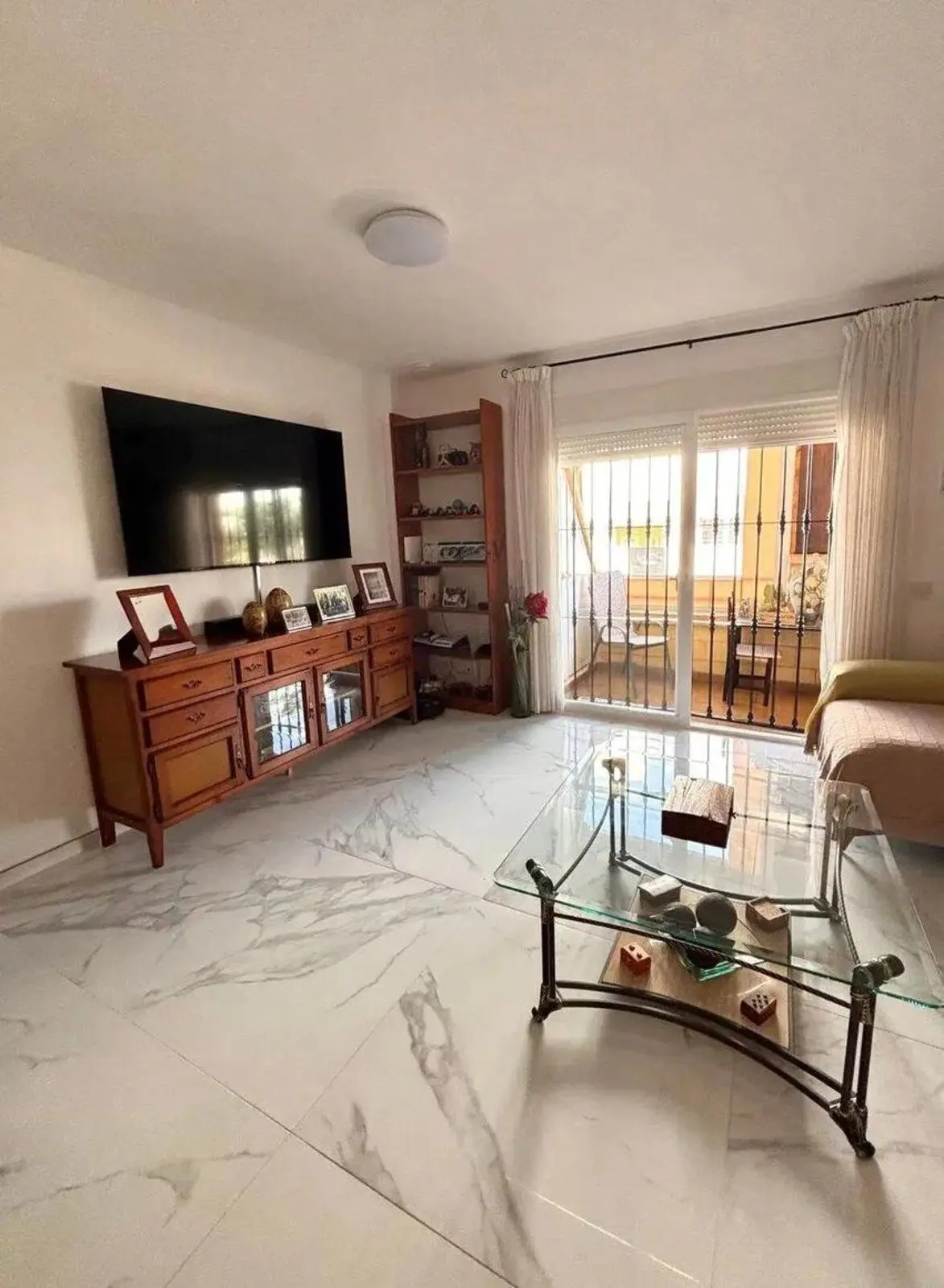 Apartamento bajo en Cancelada, Estepona