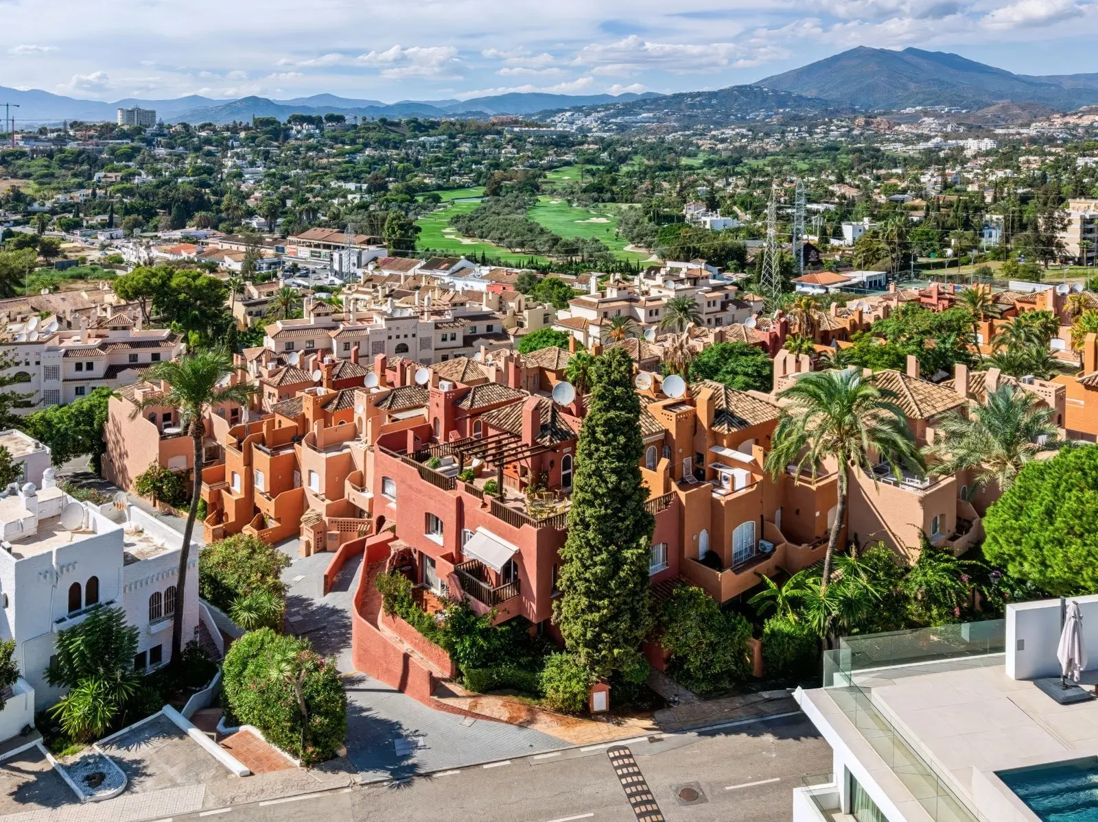 Casa adosada en Nueva Andalucía, Marbella