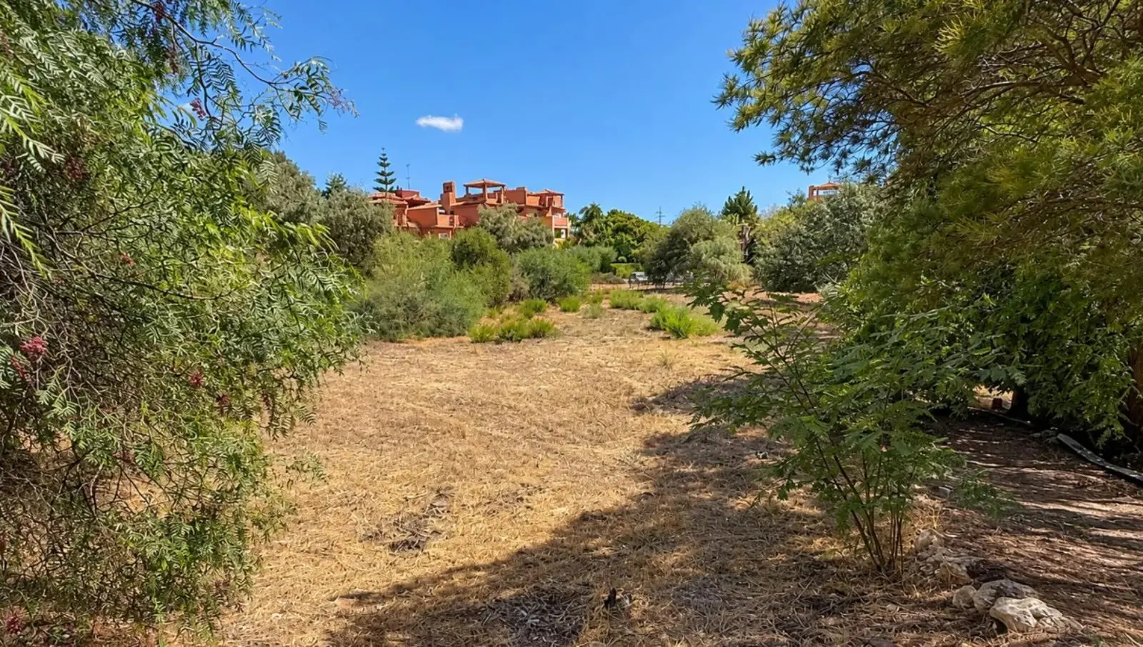 Terreno urbano en Las Chapas, Marbella