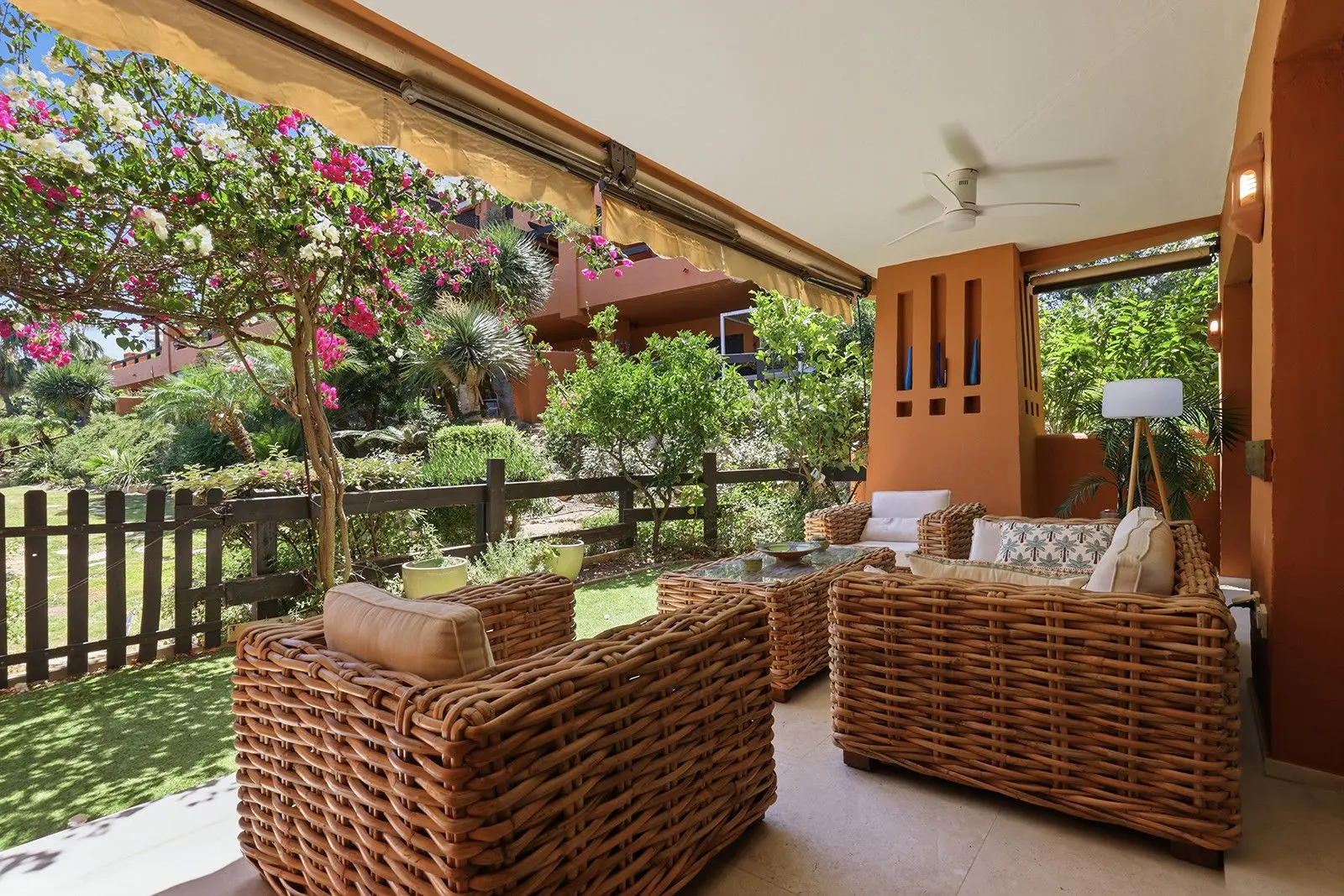 Apartamento bajo en Estepona